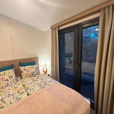 Wsrod Sosen Ibiza, Balia Z Jacuzii, Sauna